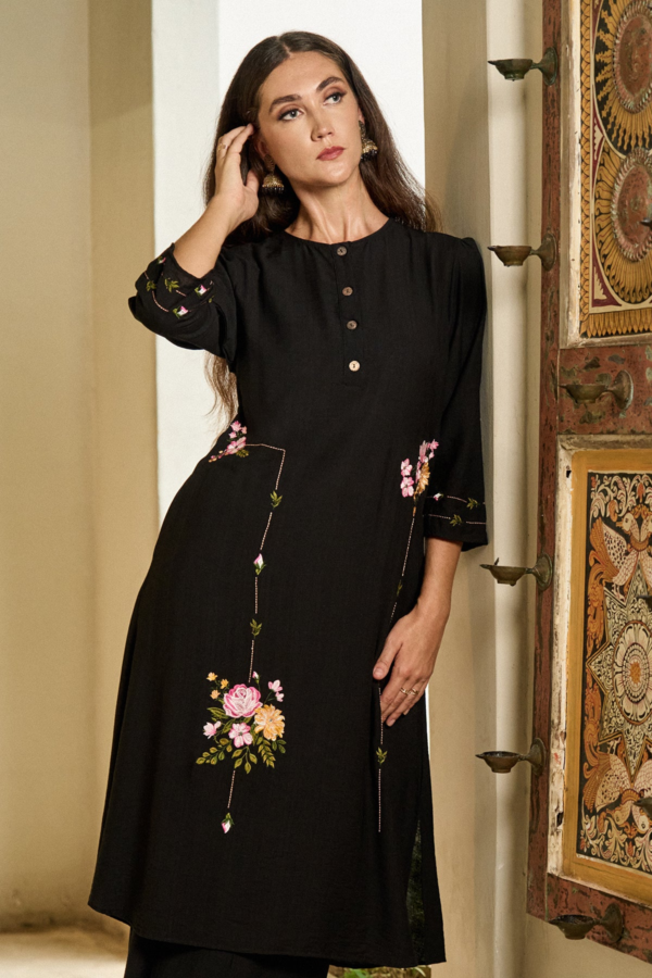 Hada Exclusive Women's Party Kurta - Image 2